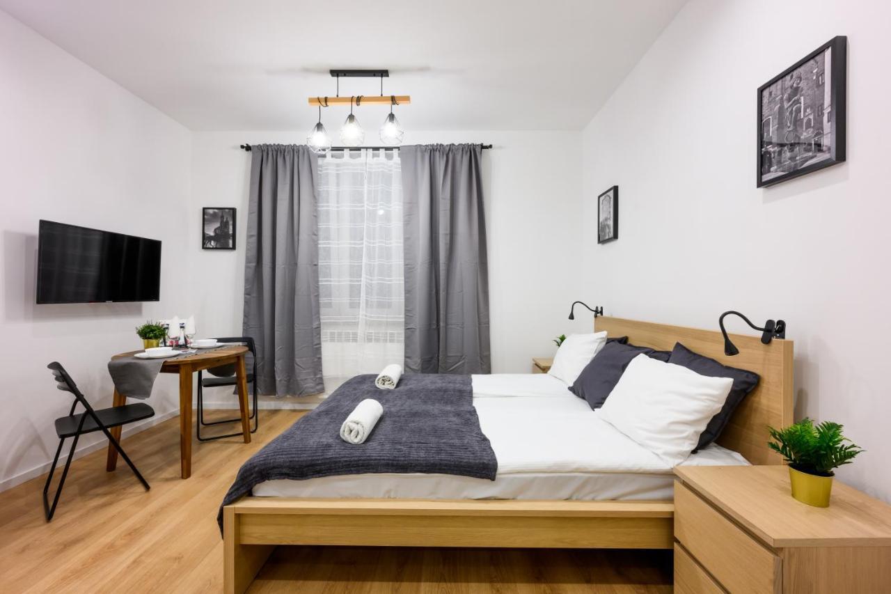 Cracow Rent Apartments - Spacious Apartments For 2-7 People In Quiet Area - Kolberga Street Nr 3 - 10 Min To Main Square By Foot Krakow Ngoại thất bức ảnh